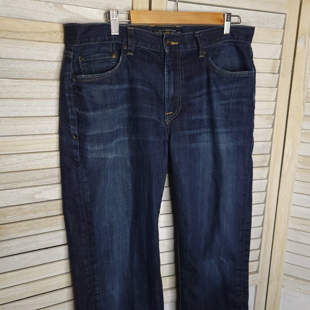 💛3/$15 Lucky Brand Vintage Straight Mens Jeans 34 34x32 35 waist Dark blue - Picture 2 of 9